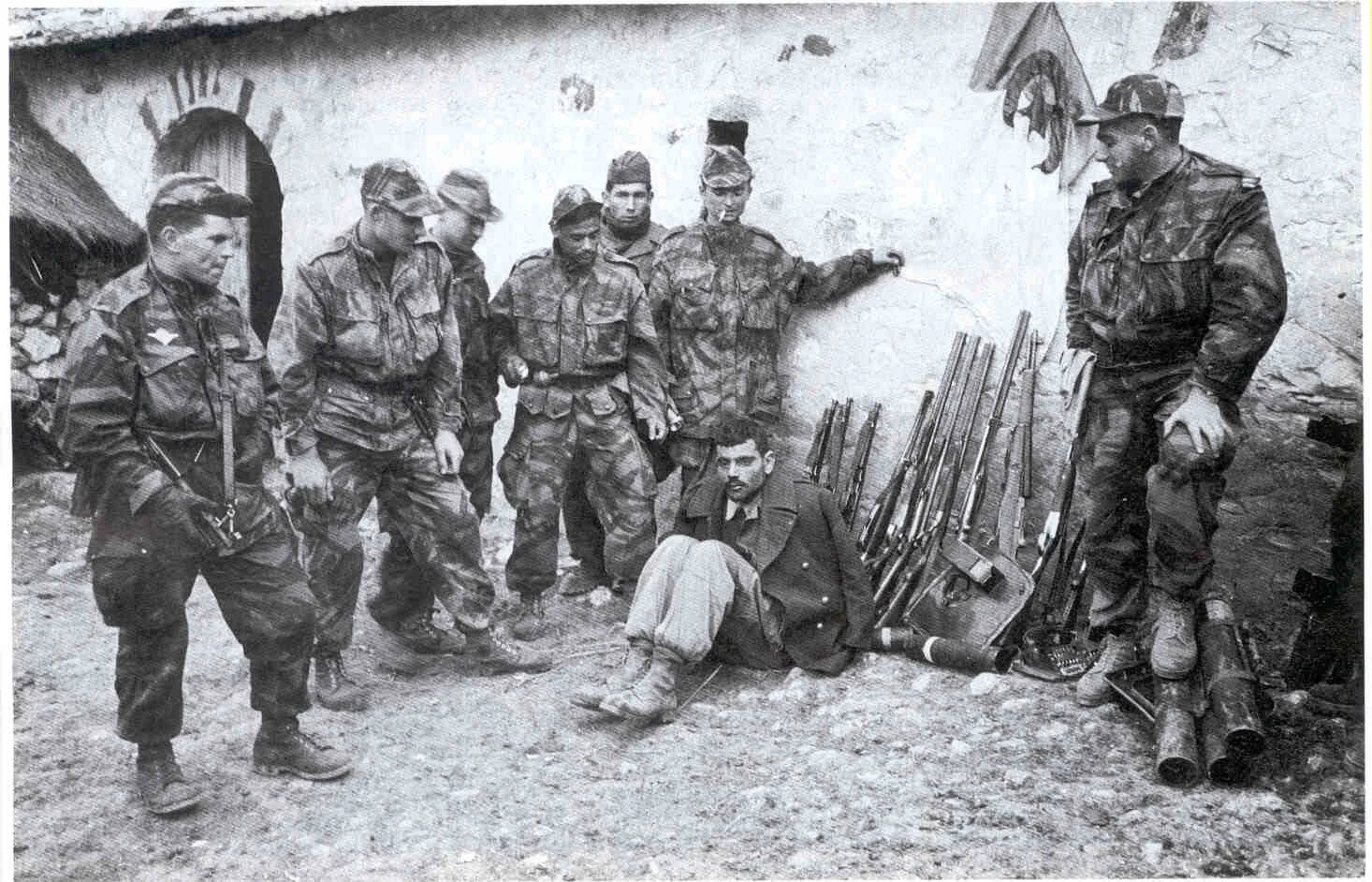 Le 8 mai 1945, la France célèbre la victoire sur le nazisme. Le même jour, à Sétif, son armée commence le massacre de 30.000 algériens