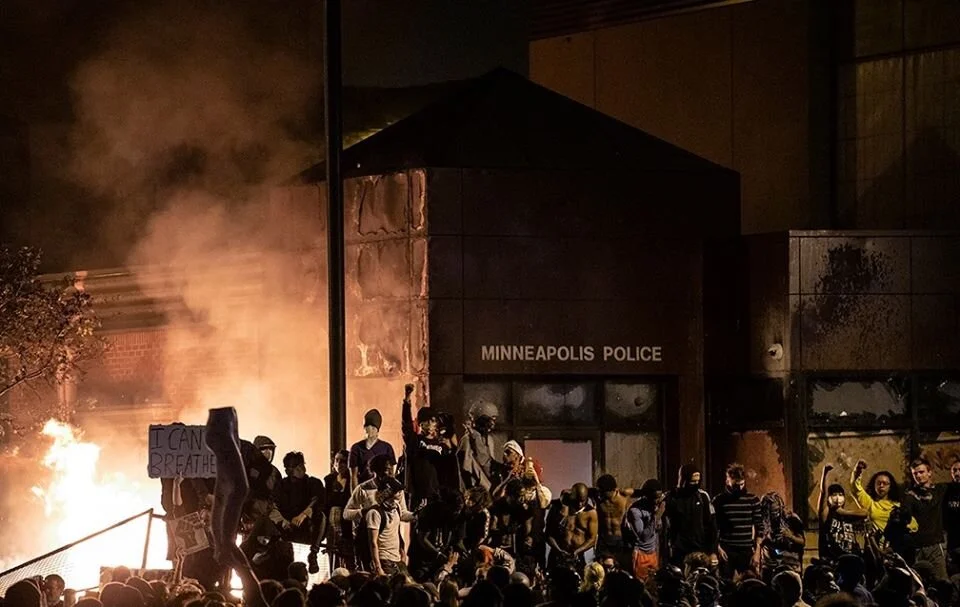 Minneapolis explose contre la police à la suite du meurtre de George Floyd