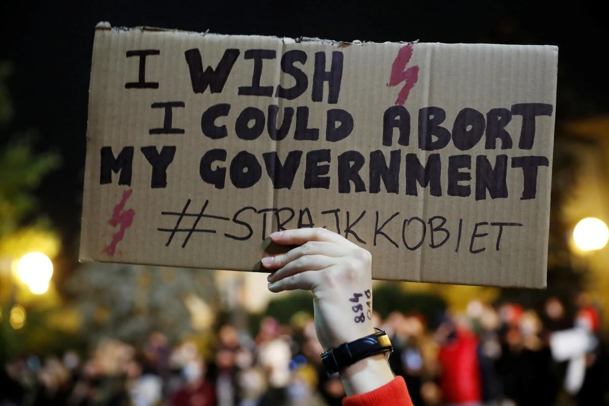 "Strajk Kobiet !" : grève et manifestations des polonaises contre une loi anti-IVG encore plus restrictive