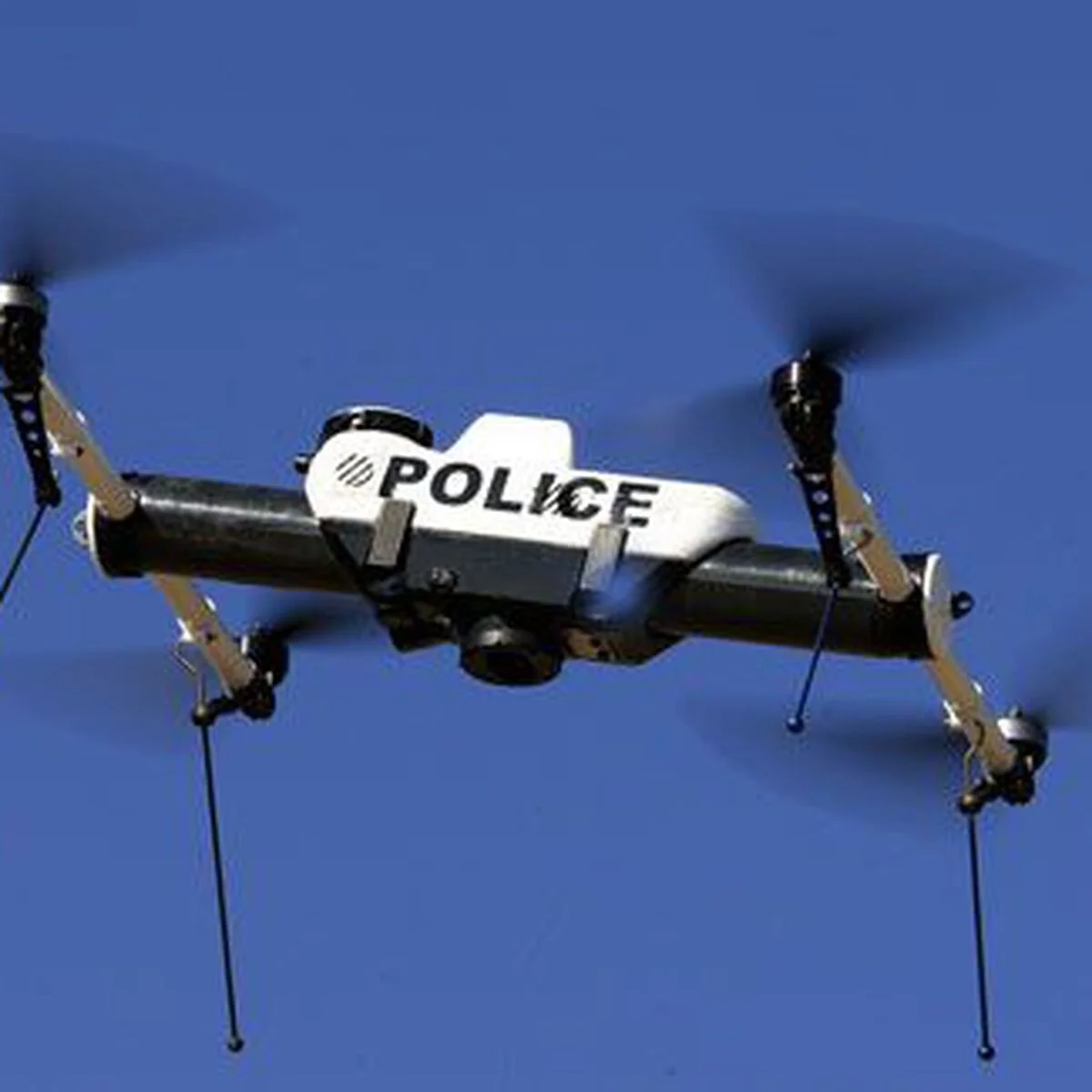 Généralisation du cosmo-drone en douze étapes avec "Surveillances"
