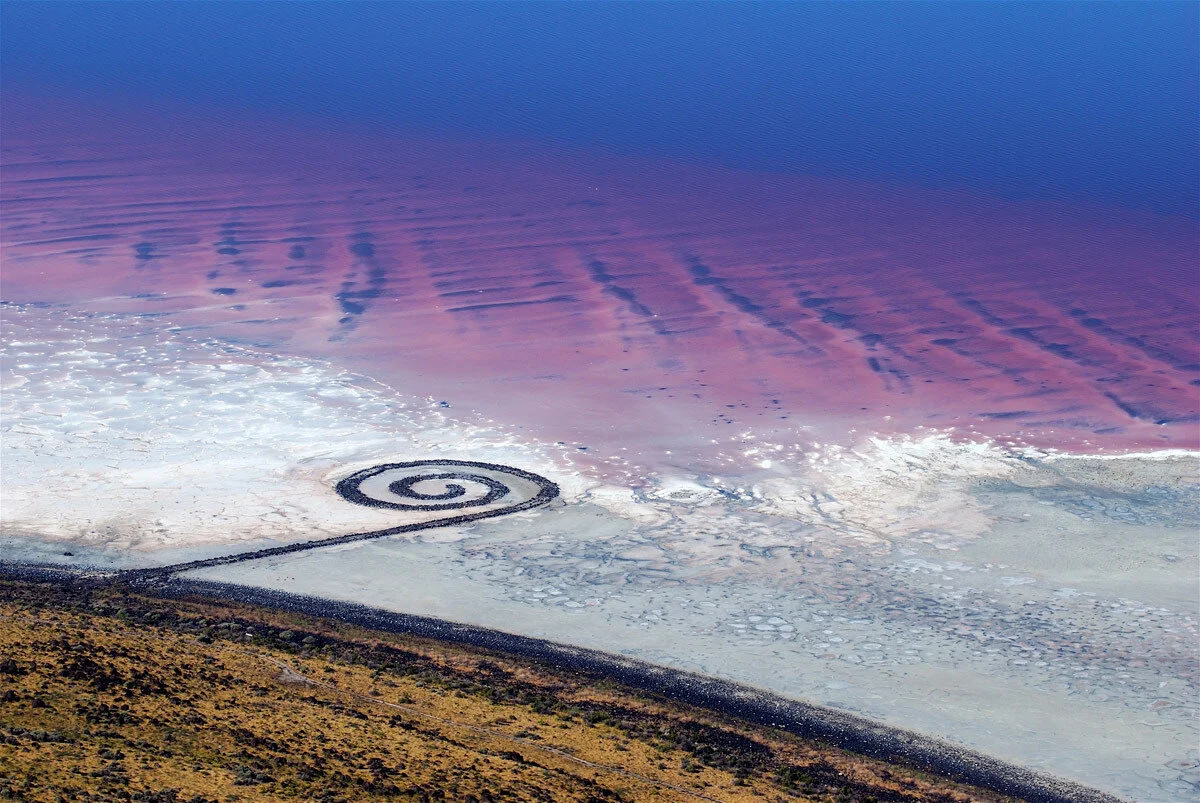 Les Commencements primordiaux de Robert Smithson chez Marian Goodman 