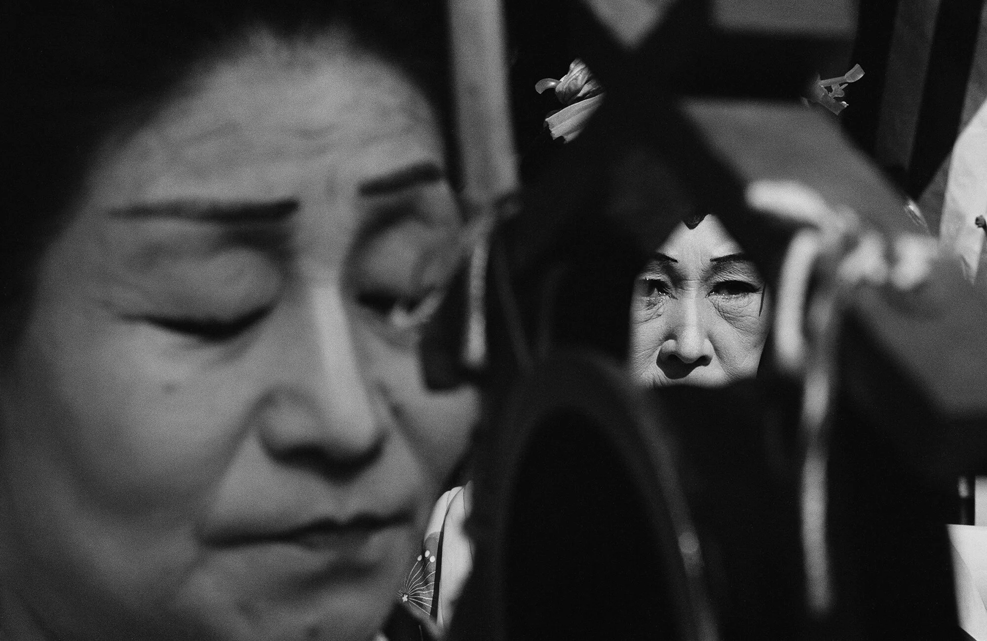 Shomei Tomatsu Chindon Street Musician, 1961 Tirage jet d'encre, 59 x 42 cm © Shomei Tomatsu - INTERFACE