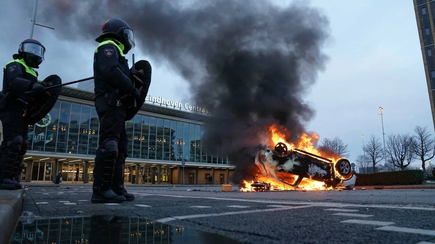 Pays-Bas : A propos des émeutes contre le couvre-feu et de leurs raisons