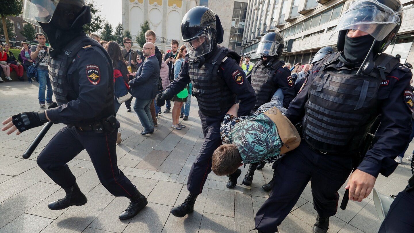 Russie :  l'épreuve de force. Par André Markowicz