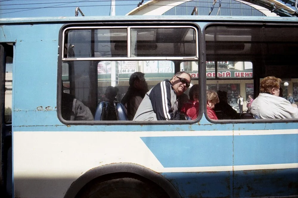 Arrêt du trolleybus à Bendery. Bendery est la deuxième plus grande ville de Transnistrie. Une ligne de trolleybus n° 19 est posée entre Tiraspol et Bendery. Bendery, Transnistrie, Moldavie, 2017.