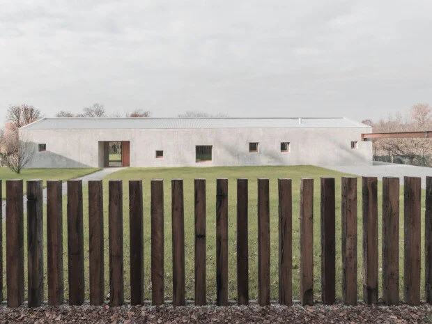 La casa ELL italienne et son univers de béton lissé par Marco Ortalli Architect