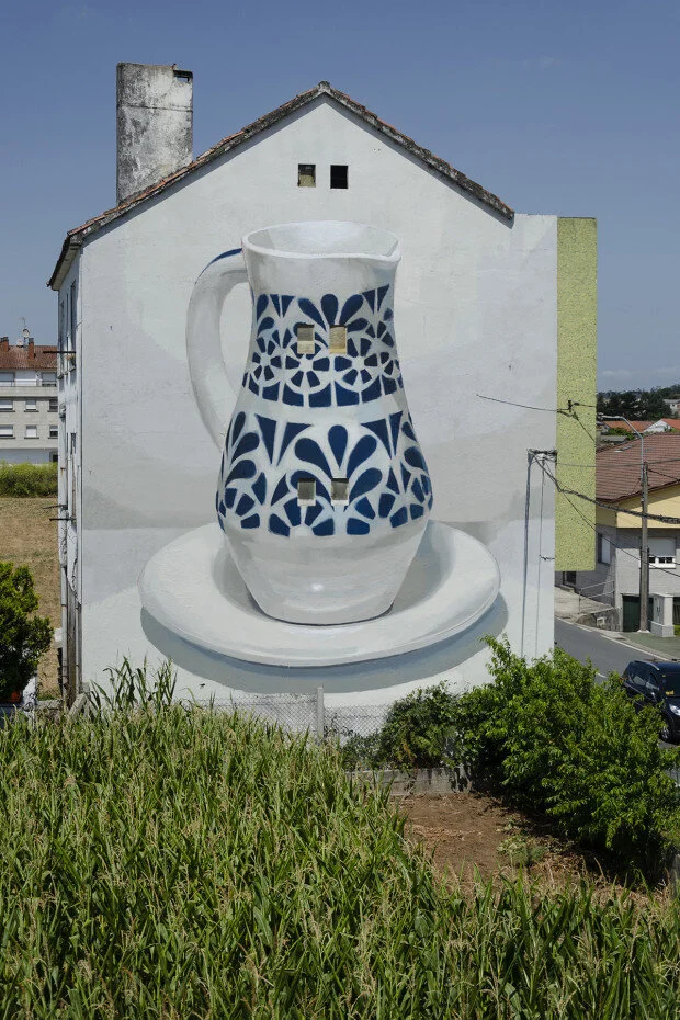 Quand le street art espagnol de Manolo Mesa s'accroche aux murs
