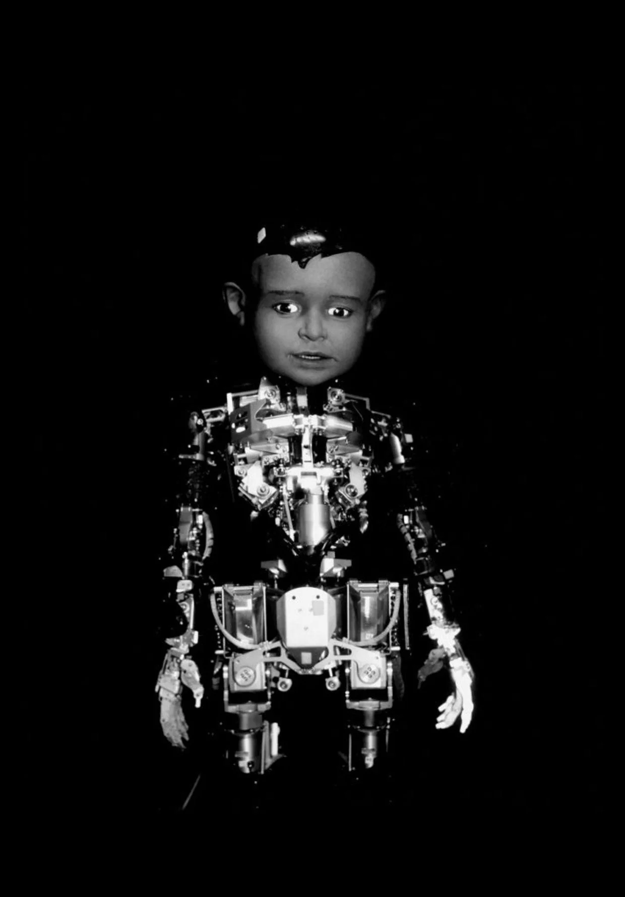Les androïdes décoiffants de Wanda Tuerlinckx