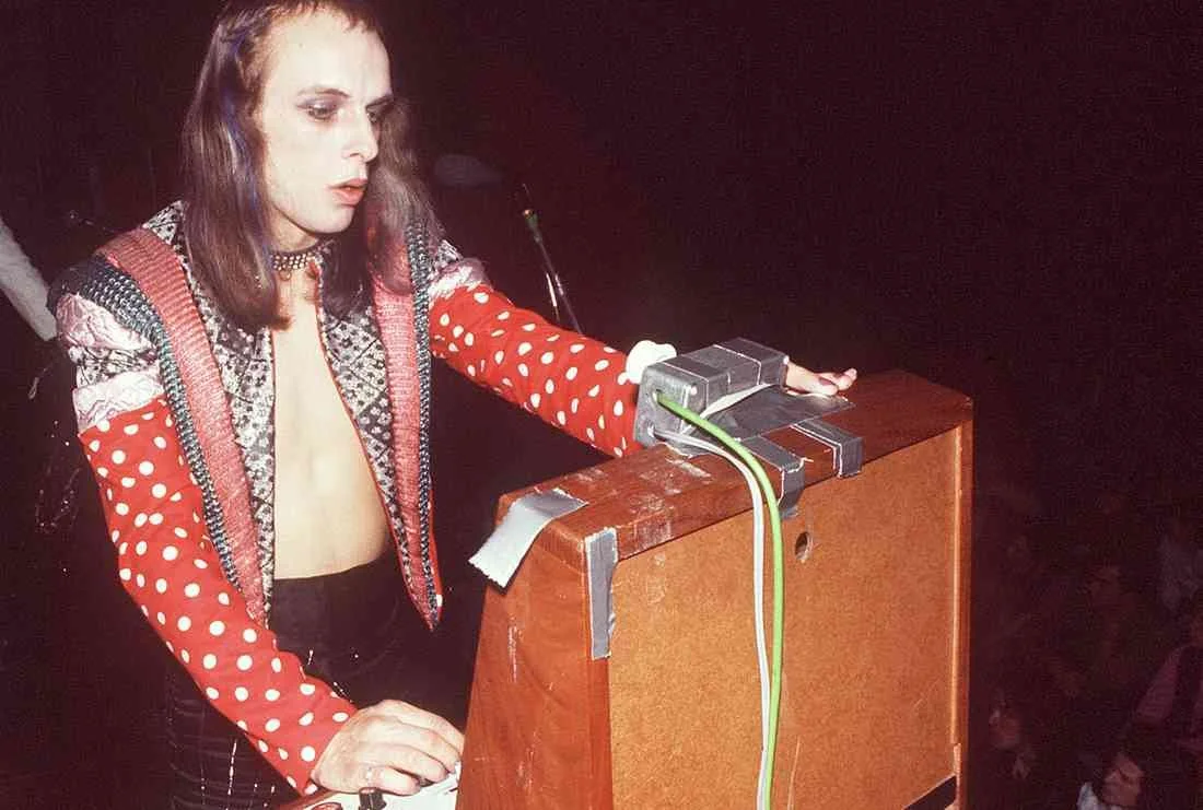 Les premiers entrechats de Brian Eno chez Island, c'était terrible !