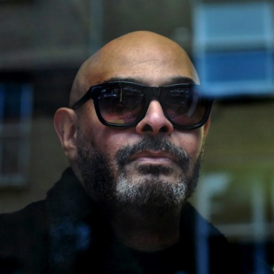 Couper dans la noirceur avec Barry Adamson 