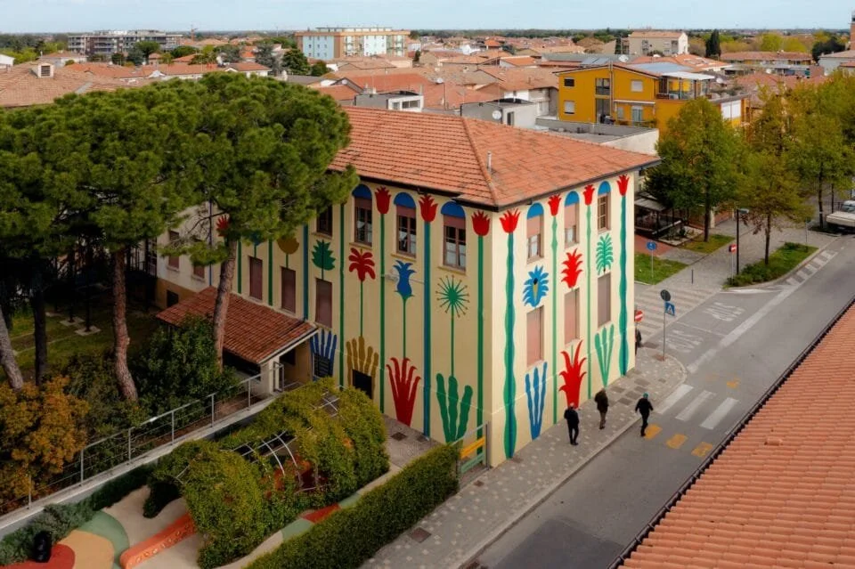 Les espaces urbains somptueusement recoloriés d'Agostino Iacurci