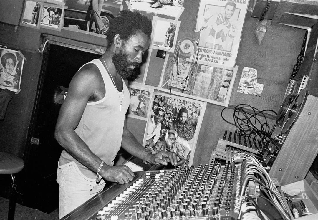Passé sous le radar : les singles de 1970 de Lee Perry