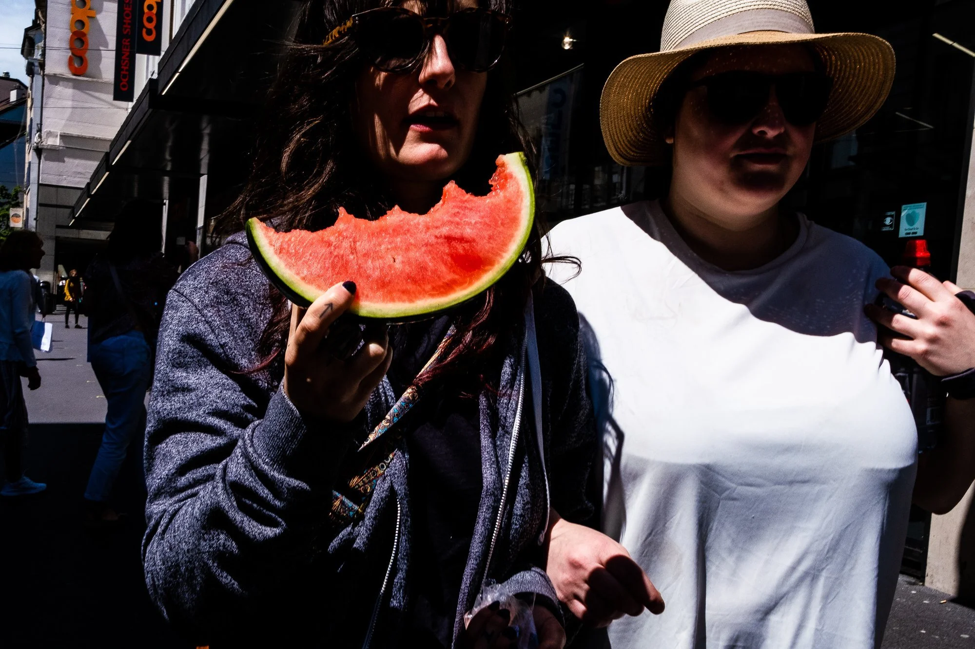 La street photography de Pelin Guven démonte les clichés helvètes 