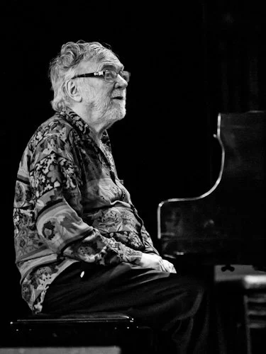 En 1974, Dave est Trop Beau mais l'Intercommunal Music Free Dance Orchestra sauve l'honneur à Prades-Le-Lez