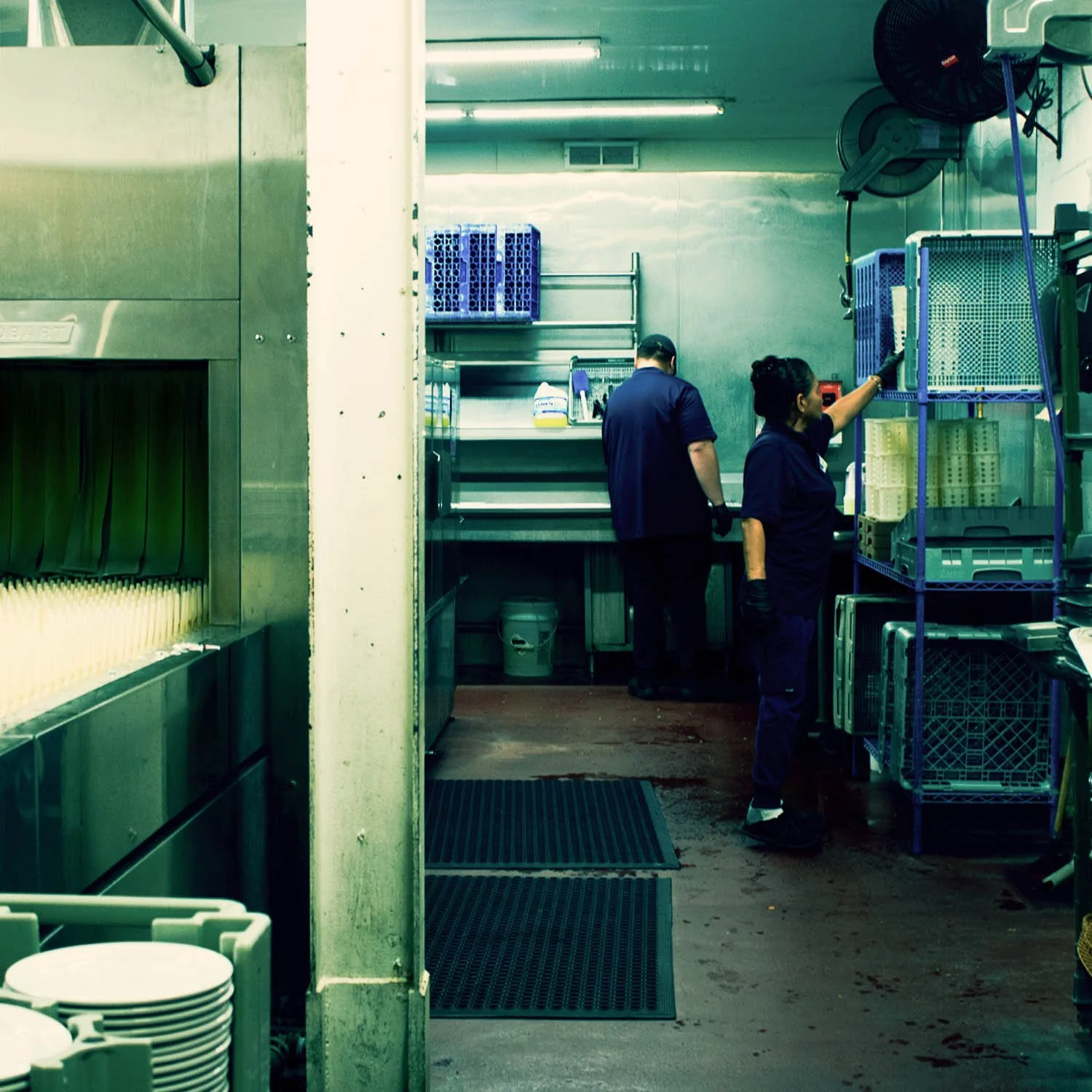 3_Dishwashingroom.jpg
