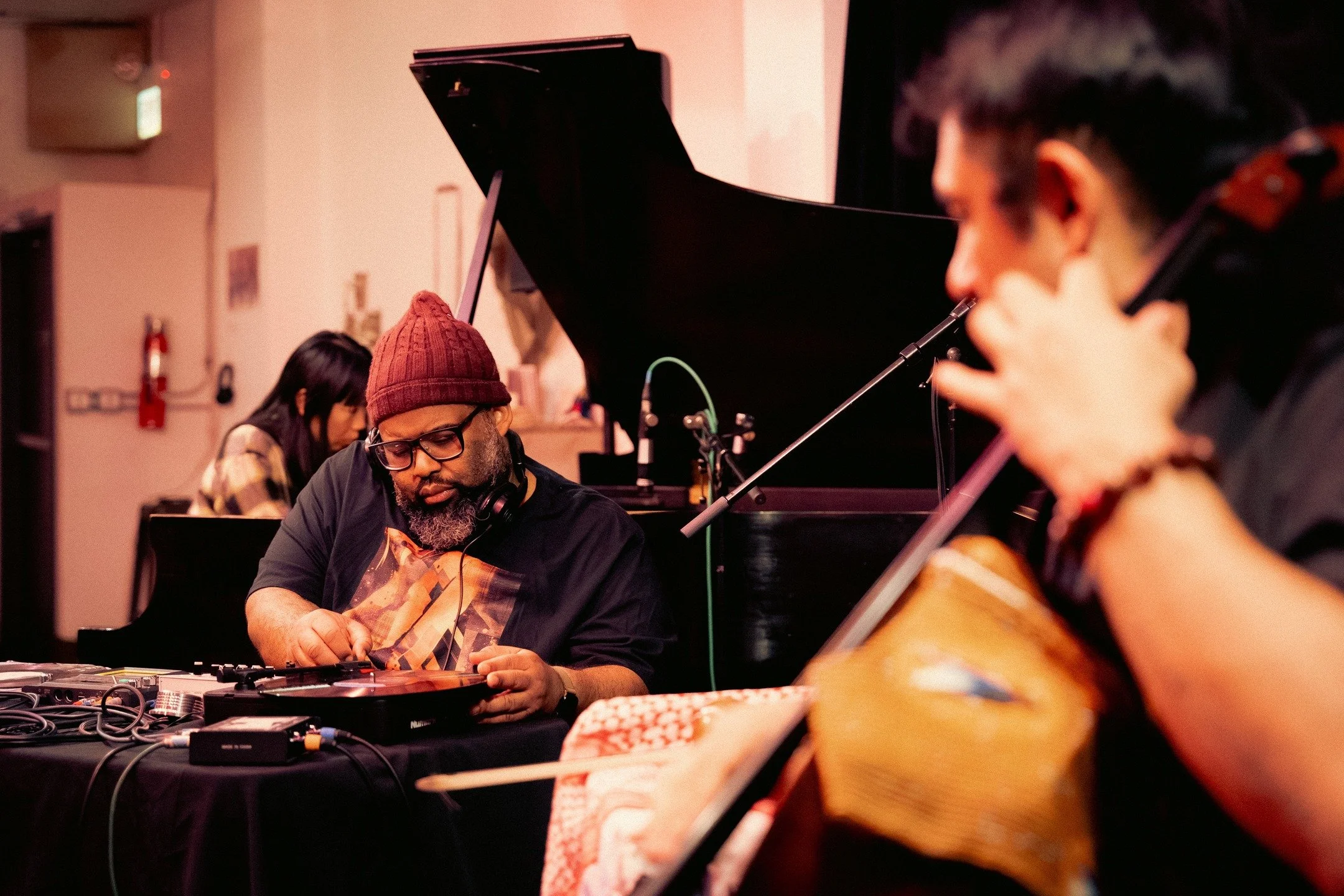 Moments captured from the third performance of Tim Daisy's "Chrome Yellow" on April 20. Special thanks to guest artists Allen Moore and Ishmael Ali for joining Tim Daisy, Scott Dean Taylor, and Mabel Kwan for the second set. 

The fourth an