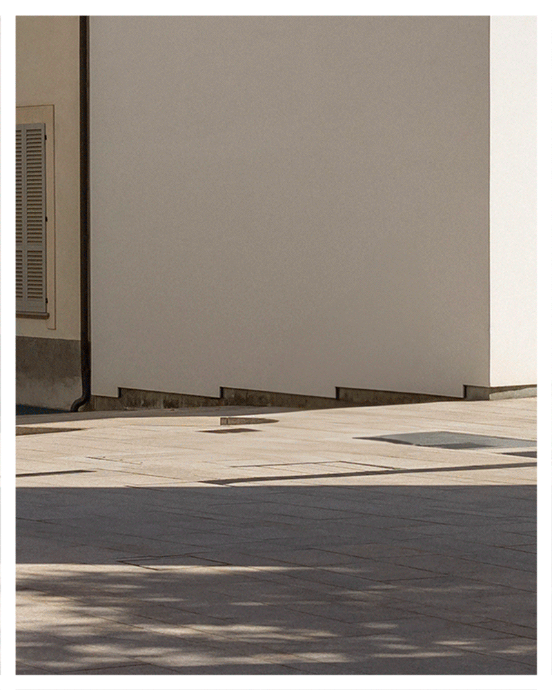 Milan_GIF_01D_CROP_BORDER.gif