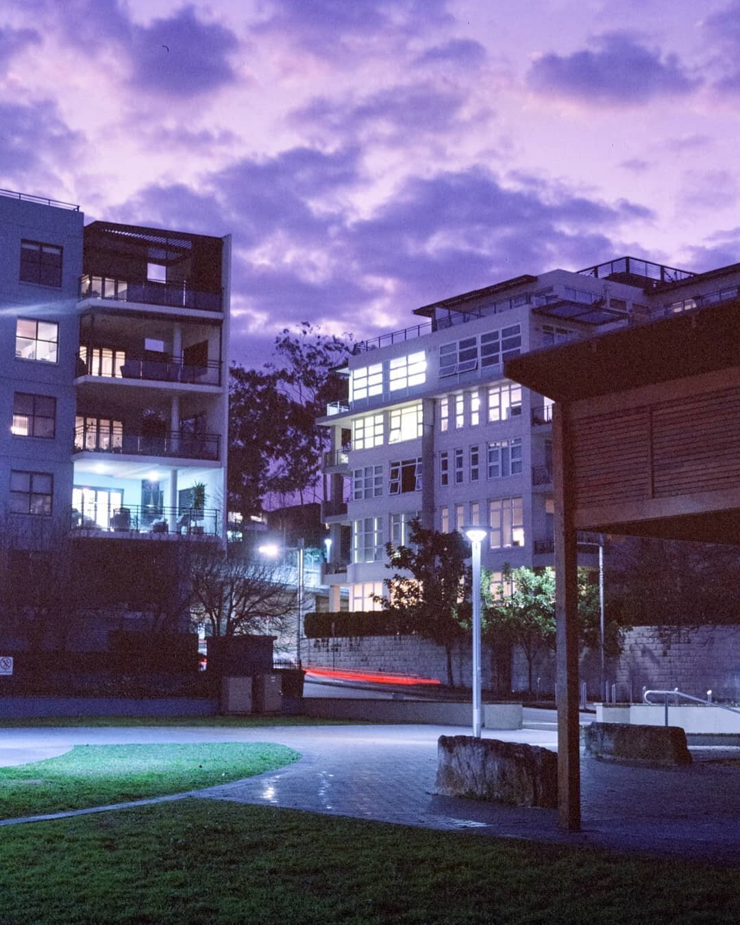 The 'Burbs on expired Ektachrome

#ektachrome #ektachrome100 #expiredfilm #bronica #bronicaetrs #mediumformat #mediumformatfilm #suburban #filmphotography #night #nightphotography #dusk #n8zine