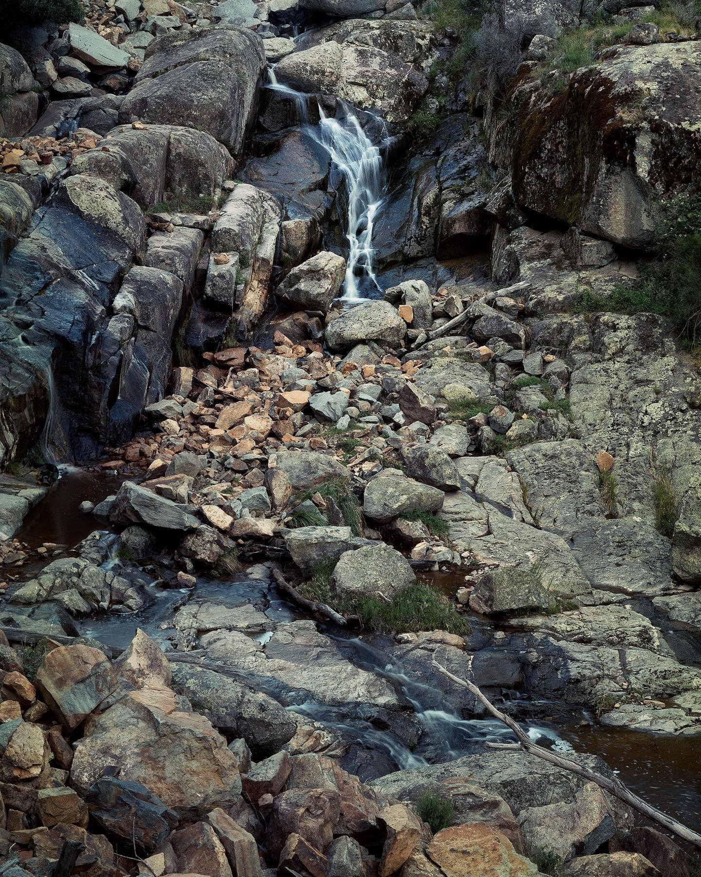 Waterfall, Wiradjuri country (Hill End)

Some film that I shot on my @standardcameras 4x5 at the start of the year, but only got developed this week.

I&rsquo;ve been shooting a lot more digital recently because the price of film keeps going up and u