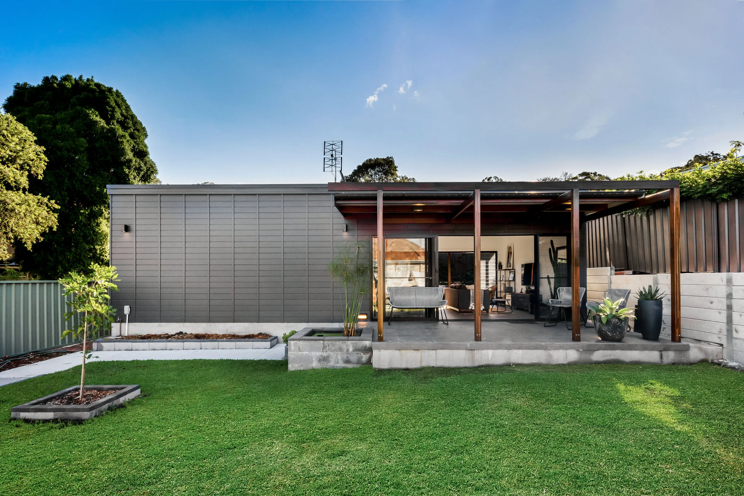 04-17-201943AldythStNewLambtonBackspaceLiving08987-Edit.jpg