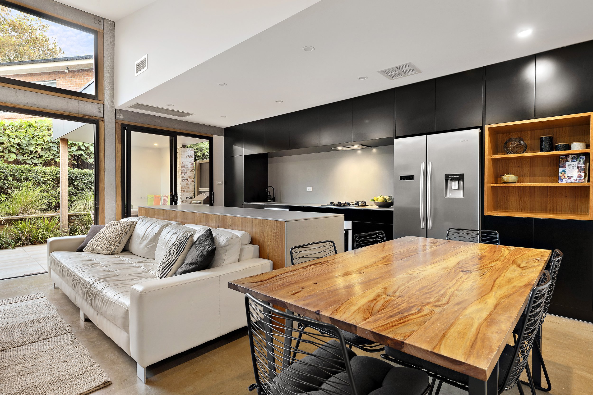12-Living Room.jpg