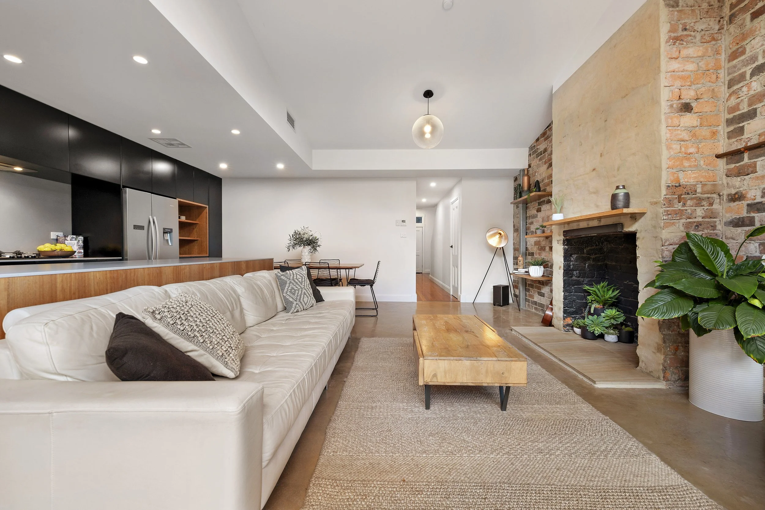 3-Living Room.jpg