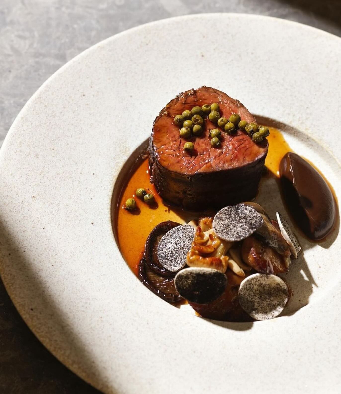 For @vividsydney book the @thediningroombyjamesviles by @chefjamesviles in the @parkhyattsydney

Enjoy the @oconnorbeef tenderloin + unearthed mushrooms + kampot pepper sauce whilst you marvel at the extraordinary handmade textures of the @julia__gut