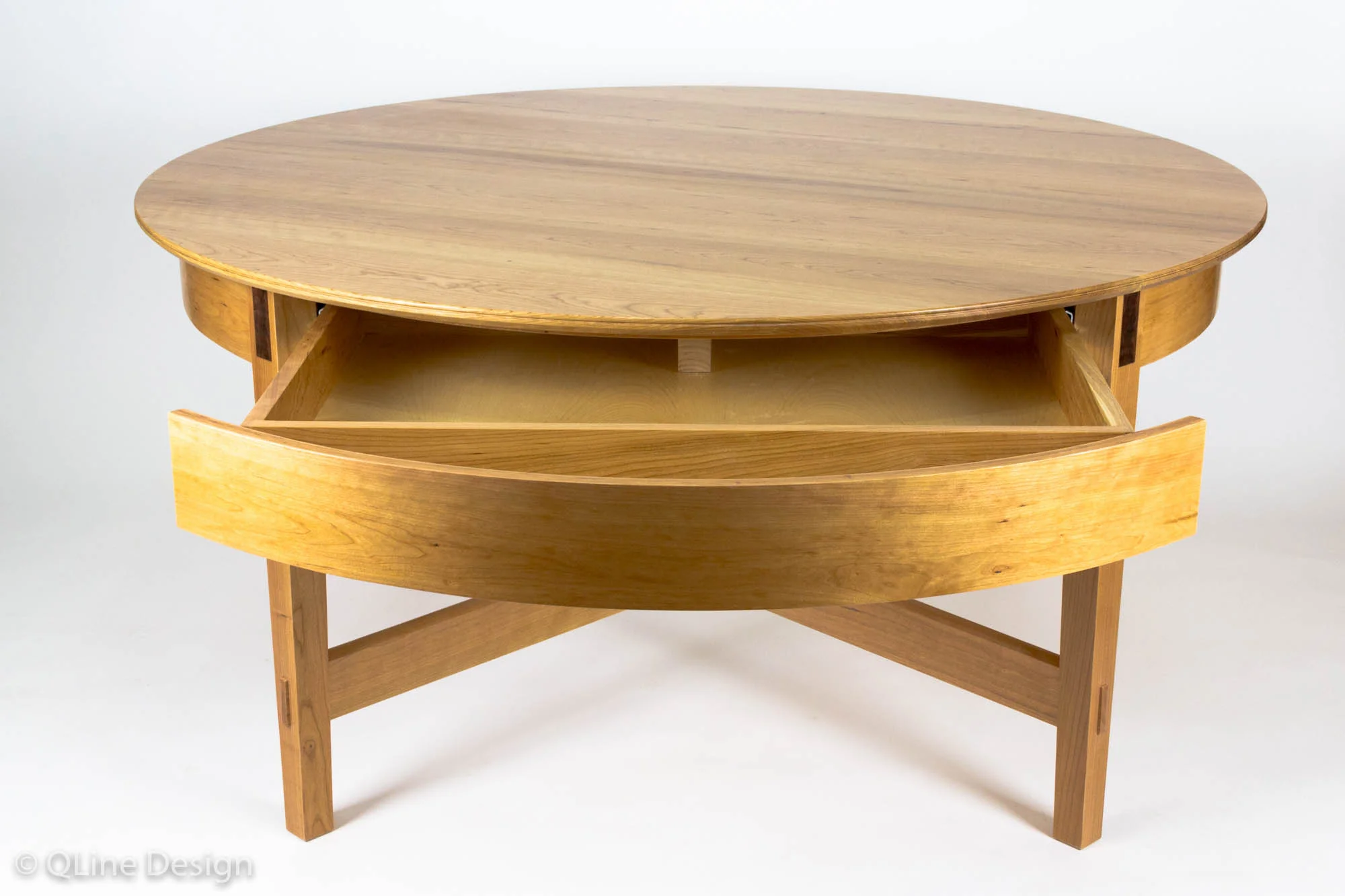 QLine Rotating Expanding Table-3.jpg
