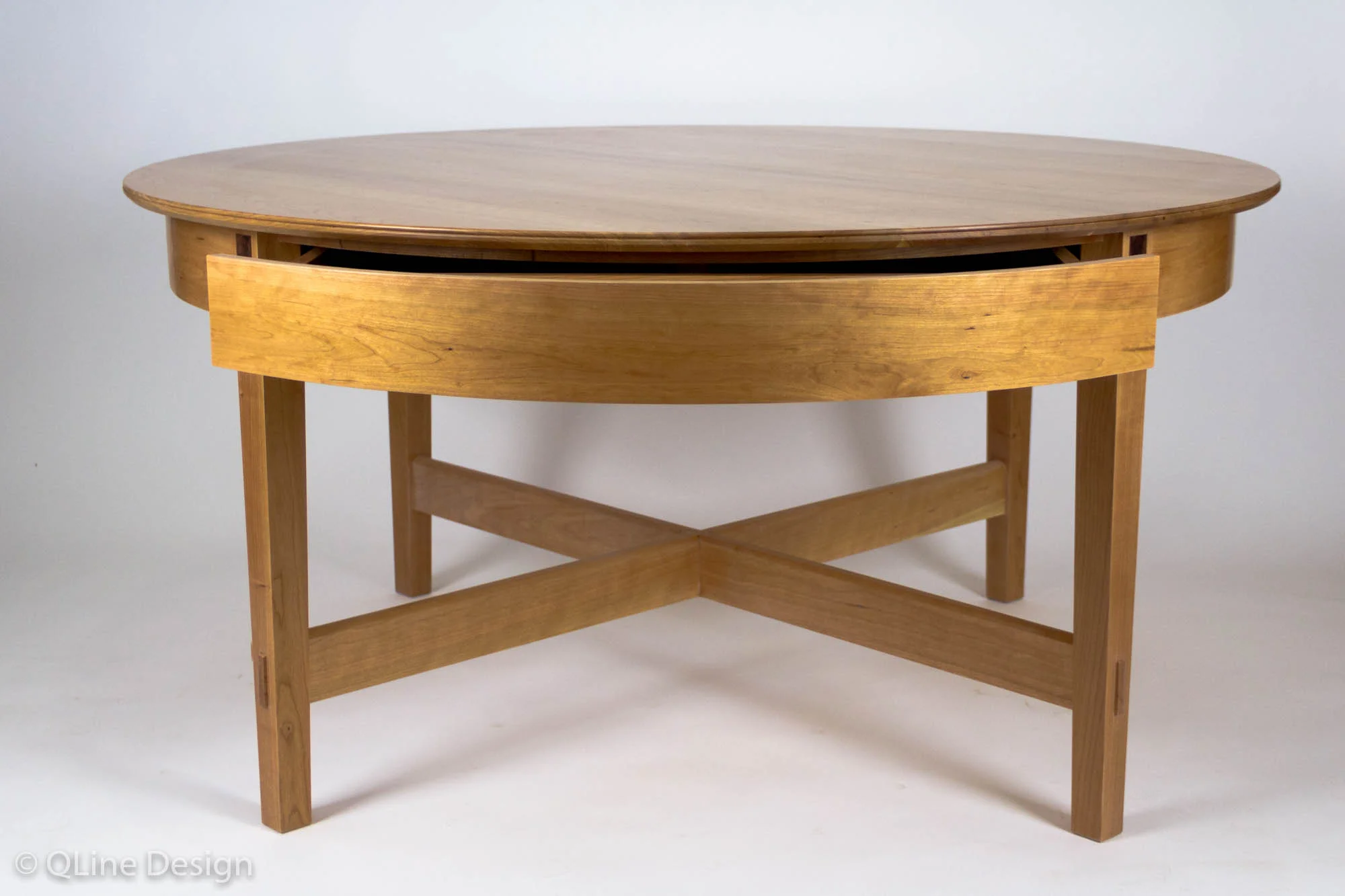 QLine Rotating Expanding Table-5.jpg