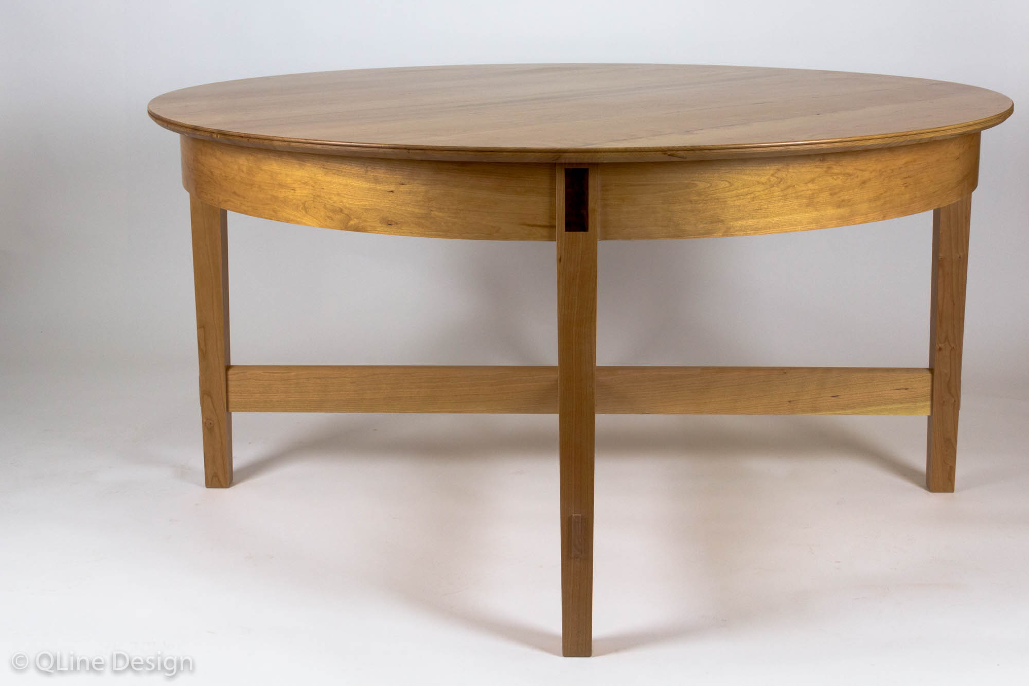 QLine Rotating Expanding Table-7.jpg