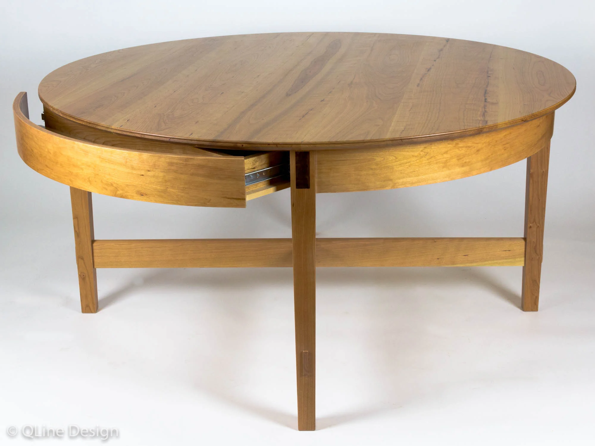 QLine Rotating Expanding Table-11.jpg