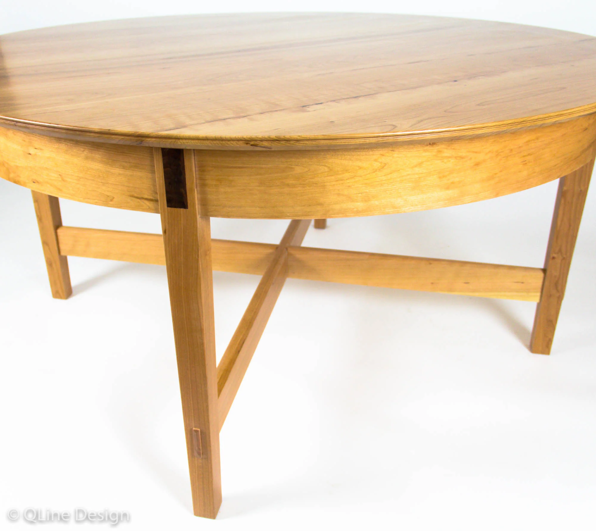 QLine Rotating Expanding Table-16.jpg
