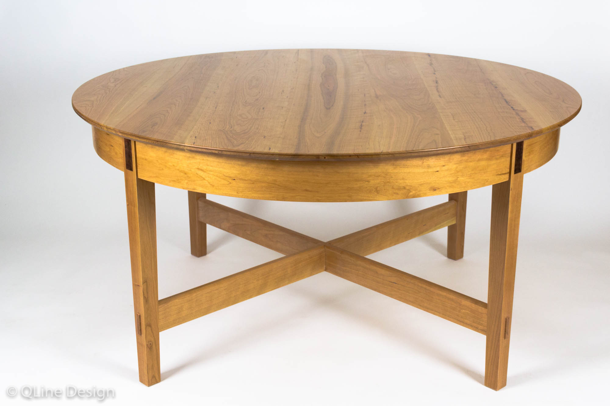 QLine Rotating Expanding Table.jpg