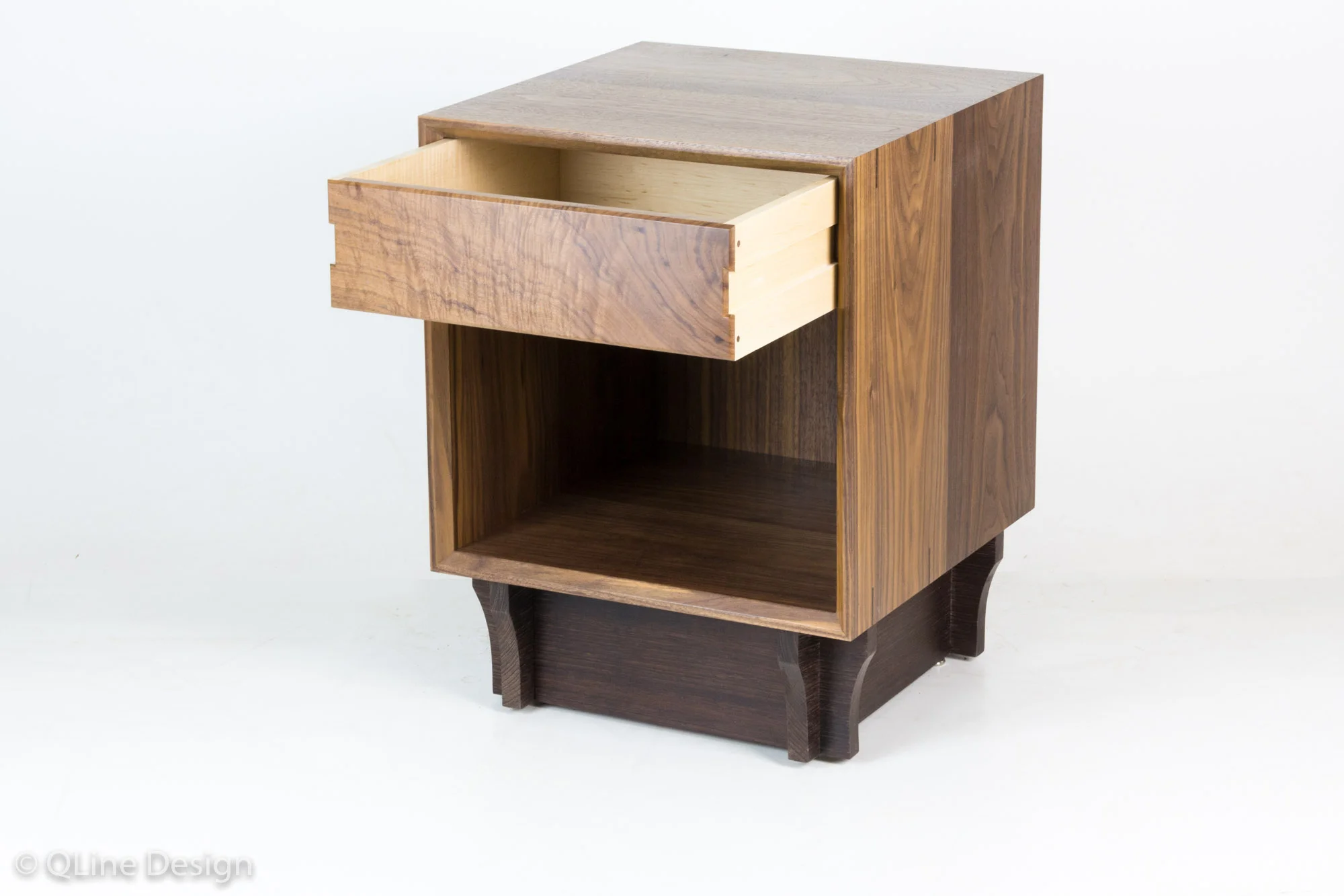 QLine Qube End Table-3.jpg