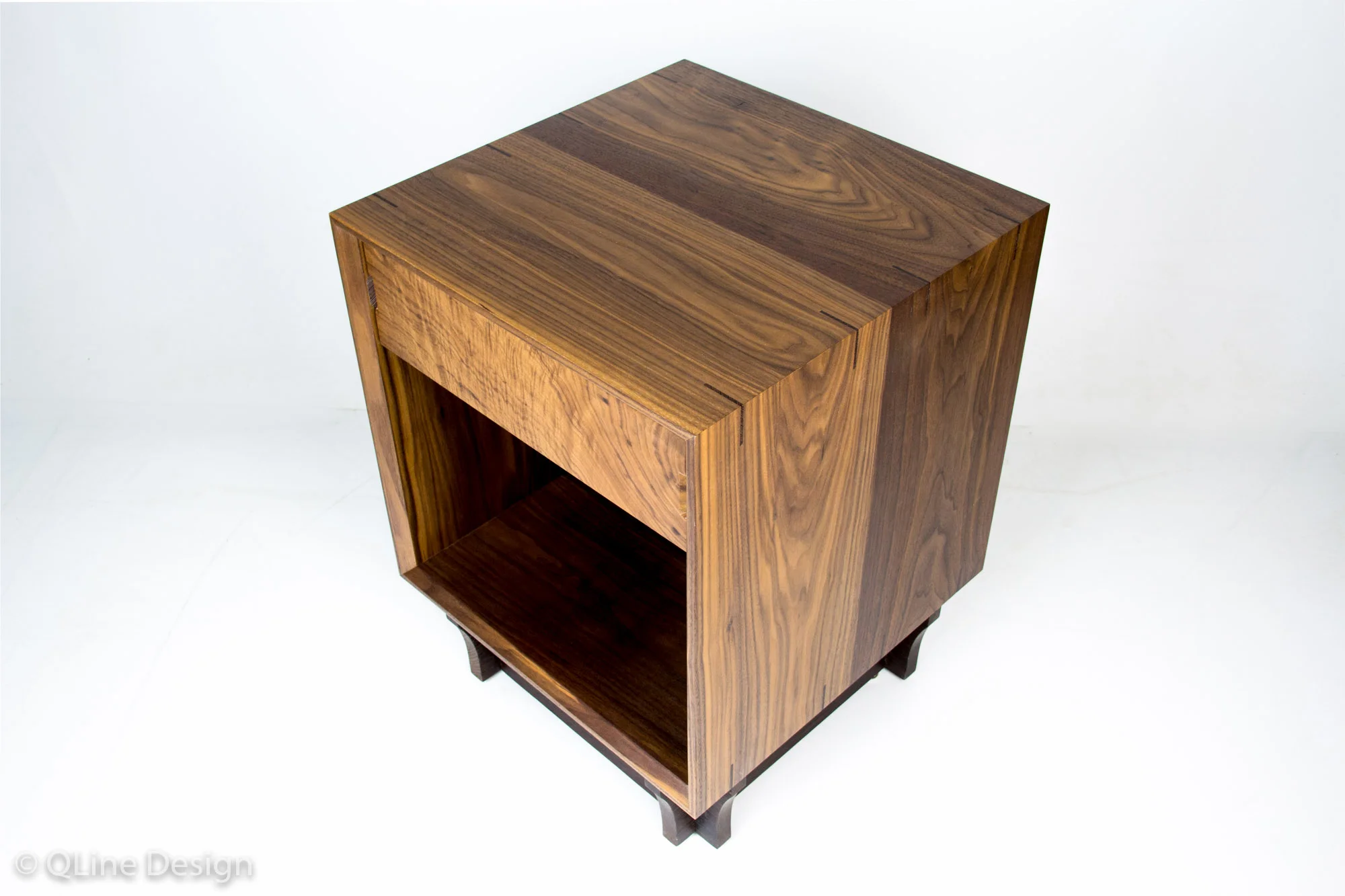 QLine Qube End Table-7.jpg
