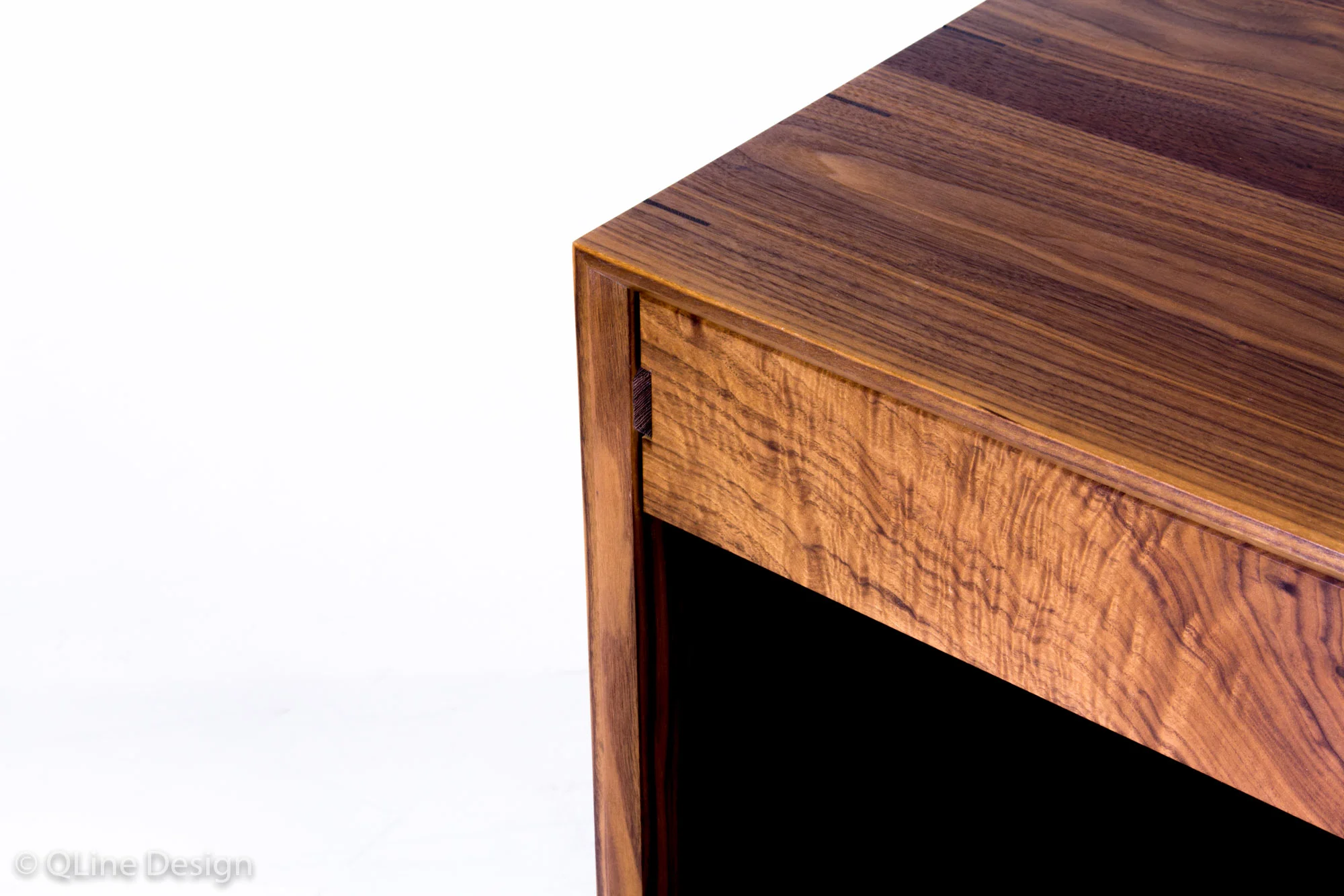 QLine Qube End Table-8.jpg