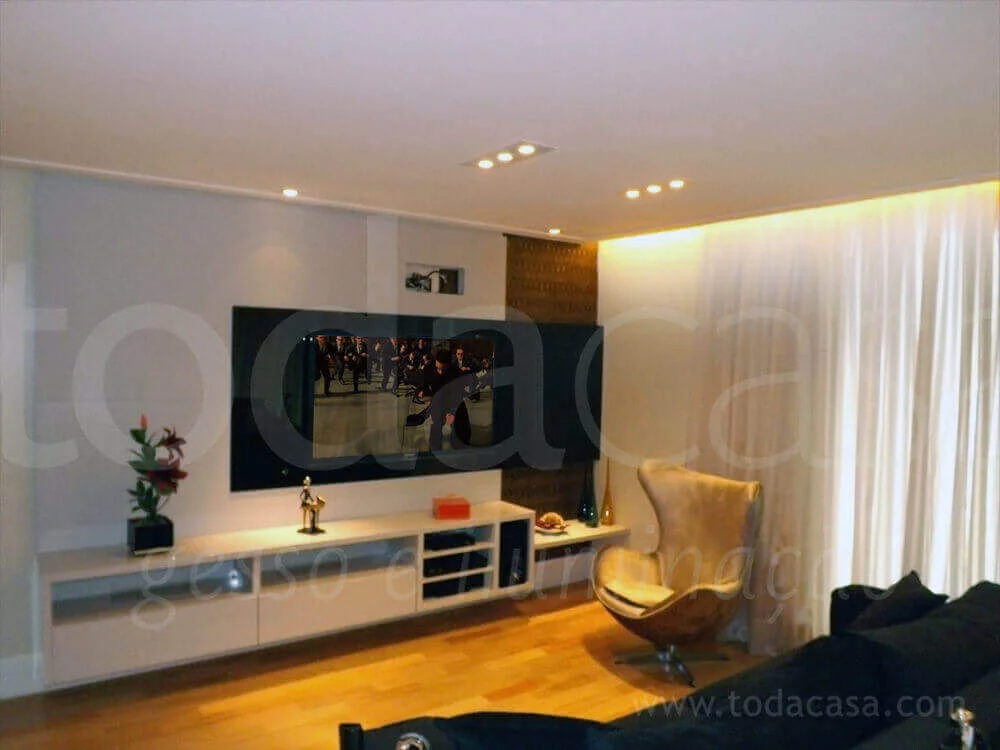 forro-na-sala-com-spots-e-cortineiro-luminoso-luz-indireta-todacasa-gesso-e-iluminacao-www.todacasa.com_-2.jpg