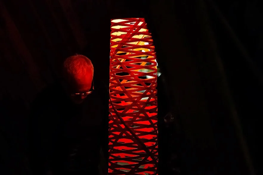 lamp-michaelyoung-lightandhead.jpg