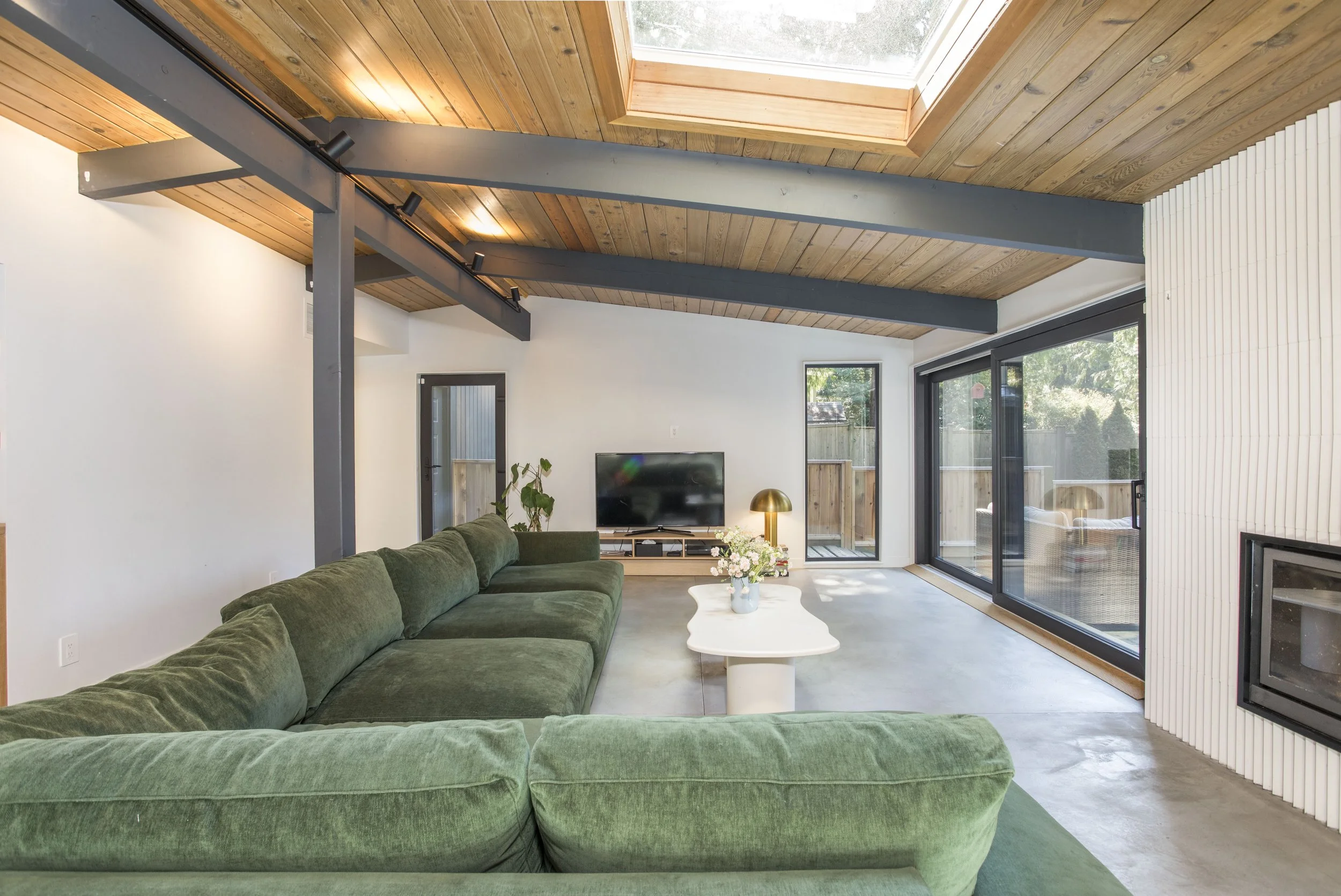 2601 Dogwood Dr OCEAN PARK-HIGH-23.JPG