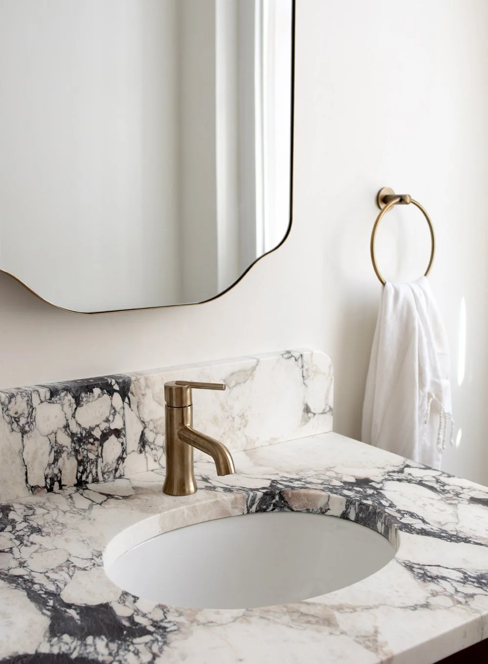 Interior / Master Bathroom