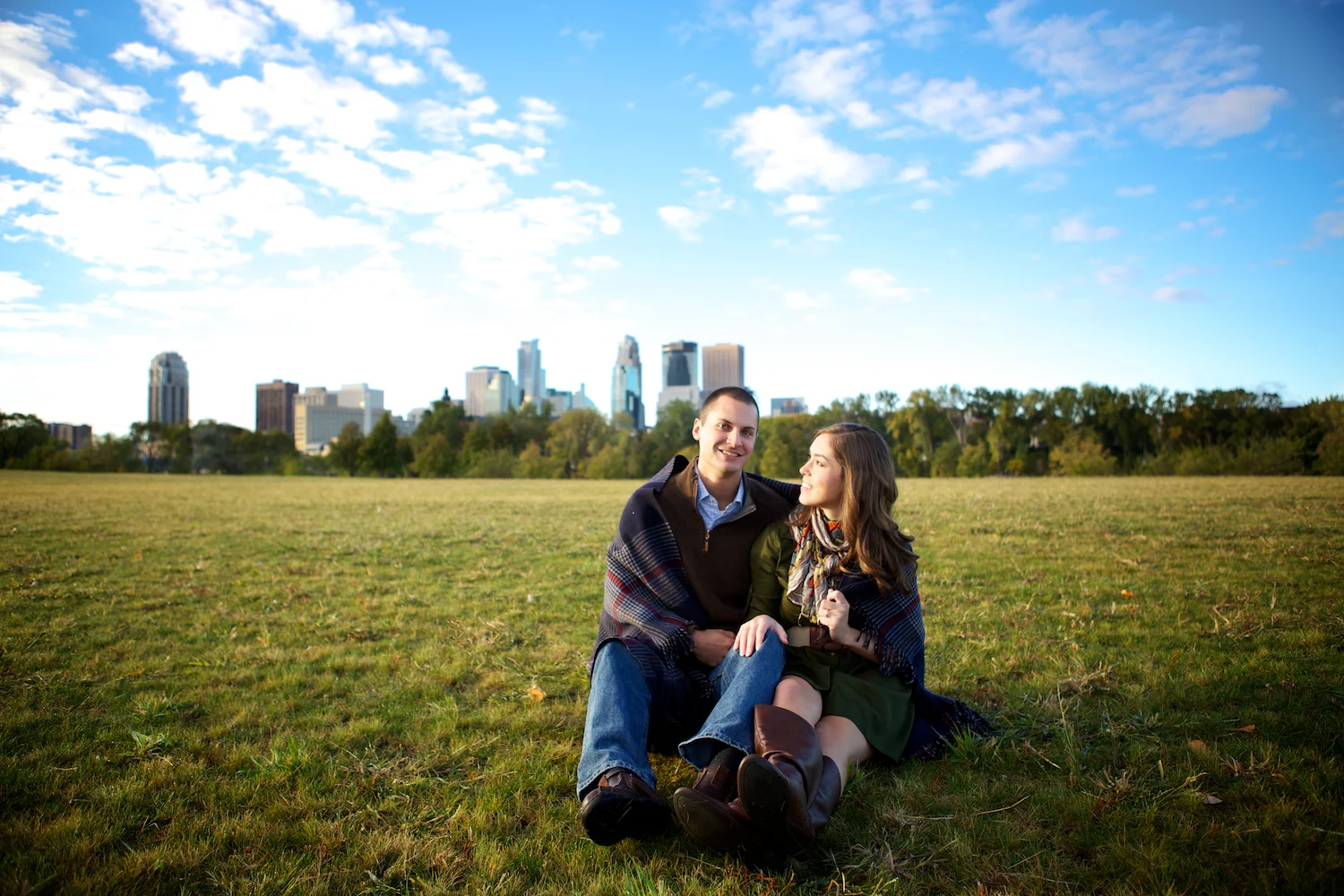 kelsey, taylor, Minneapolis, downtown, Minnesota, blanket, wine, engagement session, faire, boat, woods, nature, wine glasses, wine in the morning, love, engaged