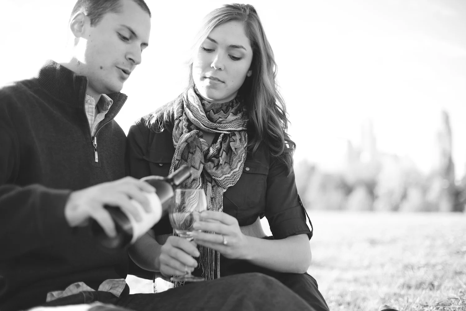 kelsey, taylor, Minneapolis, downtown, Minnesota, blanket, wine, engagement session, faire, boat, woods, nature, wine glasses, wine in the morning, love, engaged