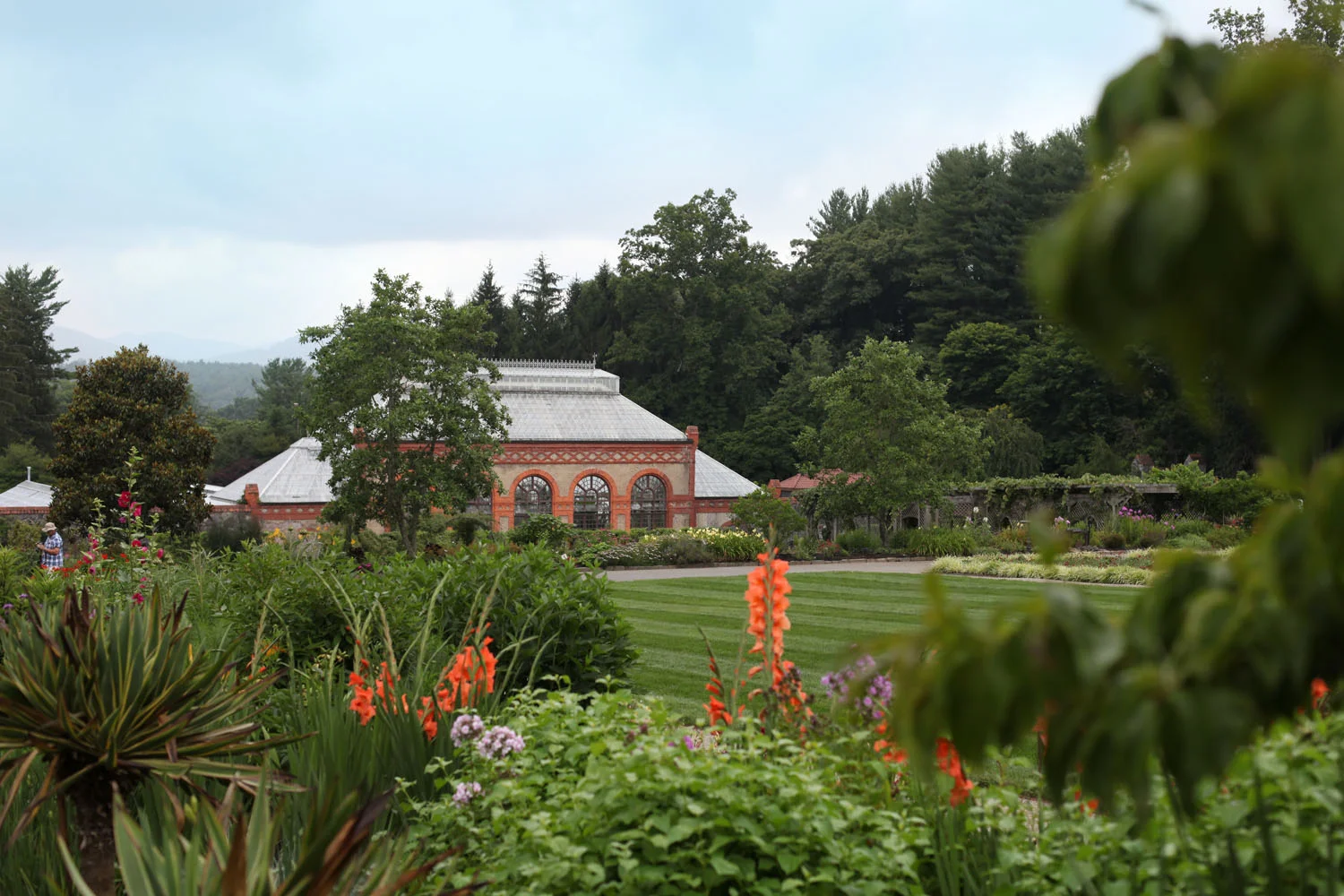 Here is the Conservatory where she did her first looks and her ceremony...