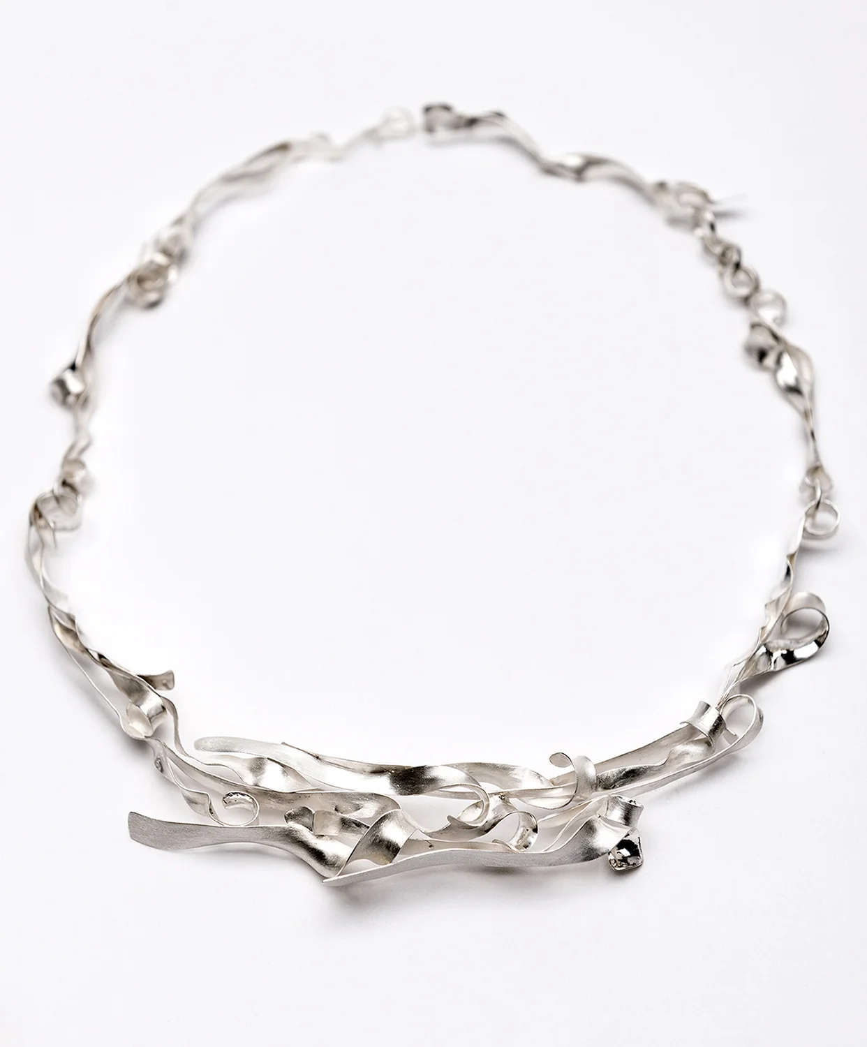 Body 30'57" neckpiece, silver.