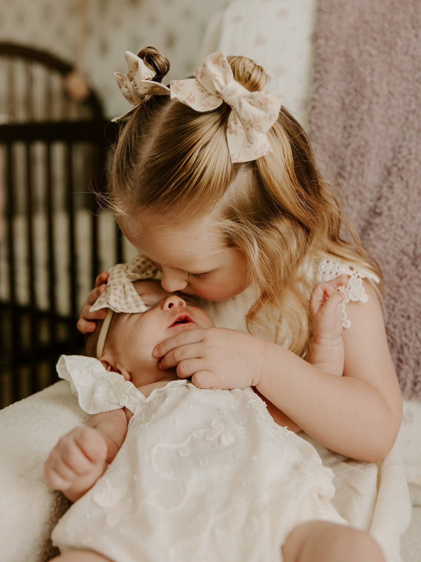 sisters & the cutest nursery I ever did see 🎀