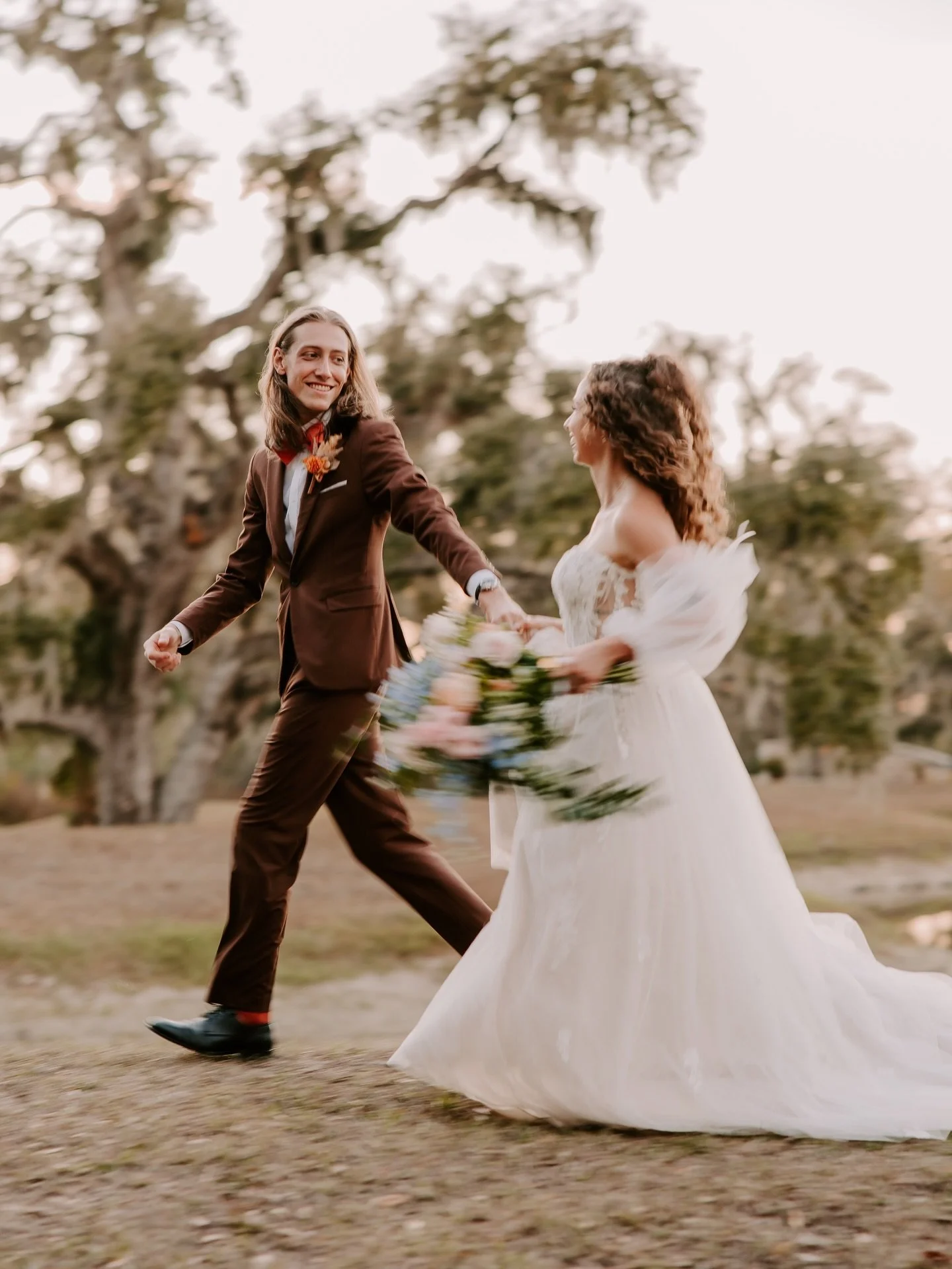 some of my favorites from stephen + jill&rsquo;s perfect day ✨
photography: @alyssashrockphotography
planner: @harper_planning
florals: @kinspoke
hair &amp; makeup: @styled.by.marissa
venue: @suncoastcommunity