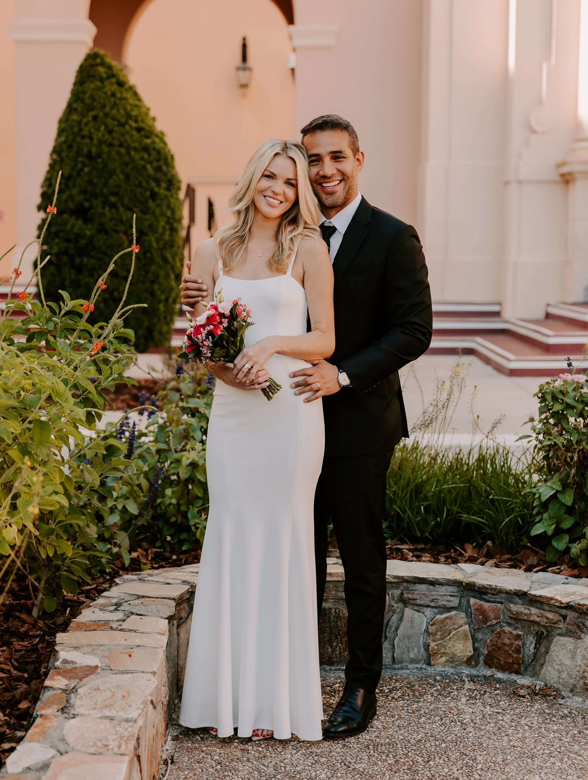 such a sweet intimate elopement at the courthouse