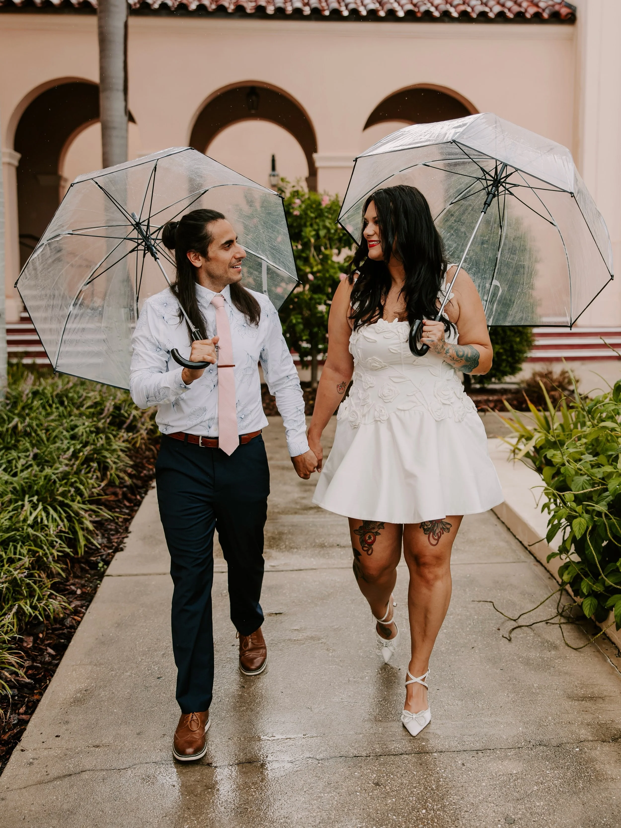 the kind of rainy wedding day that feels straight out of a movie ✨ a little rain, a lot of love, and the sweetest &ldquo;I do&rdquo; at the courthouse