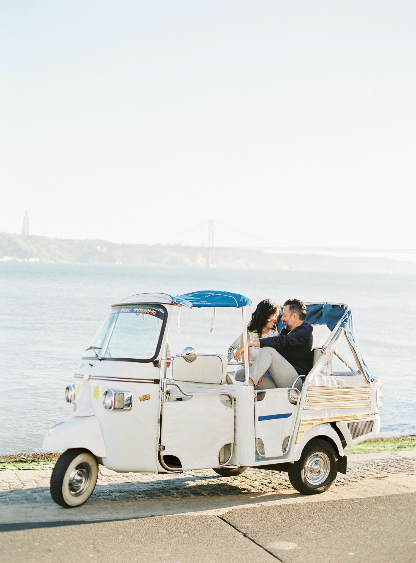 Wedding photographer in Lisbon _ Fotógrafo de casamento _ Elopement in Lisbon