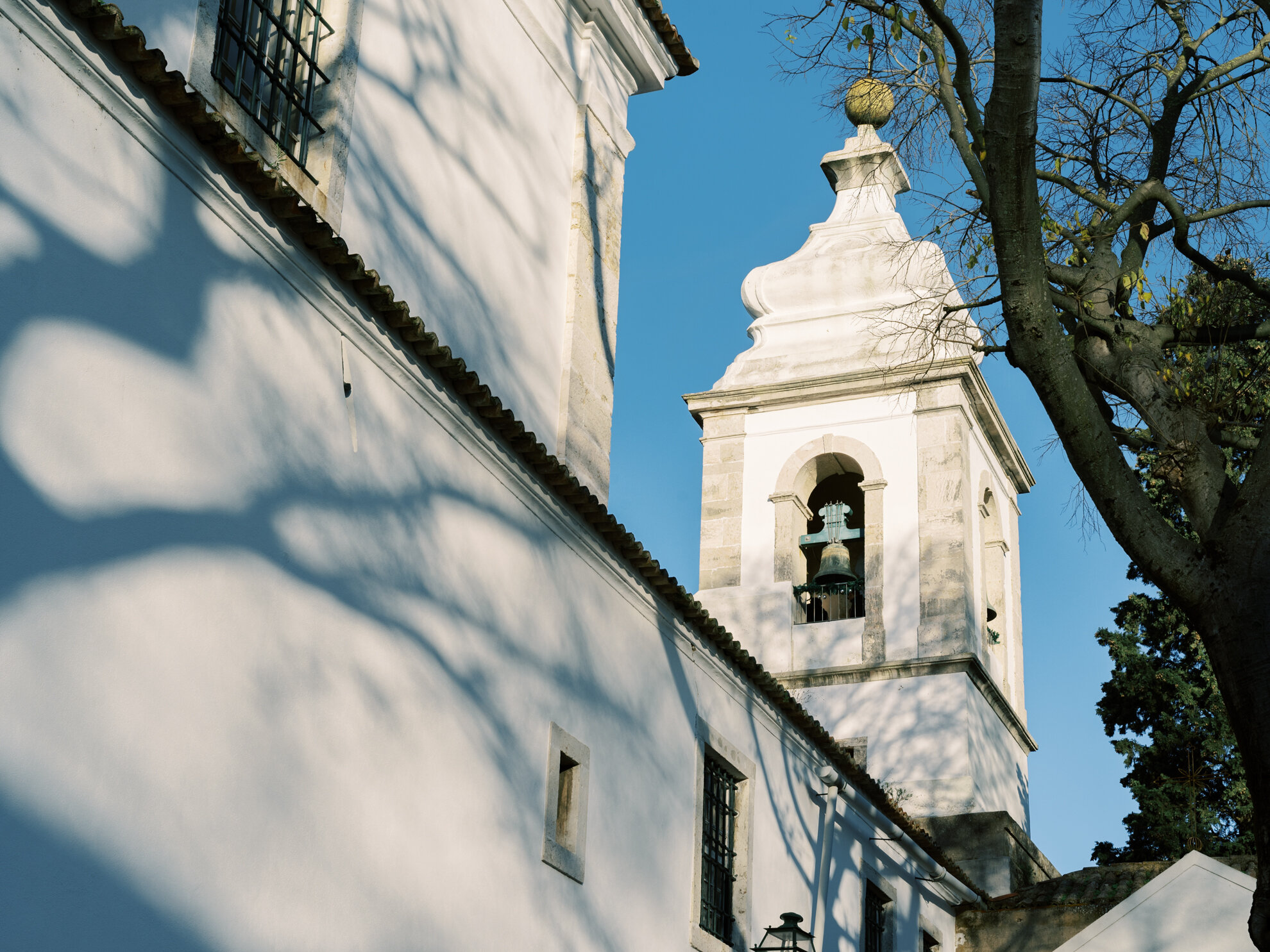 Engagement in Lisbon Old Town_Love Is My Favorite Color